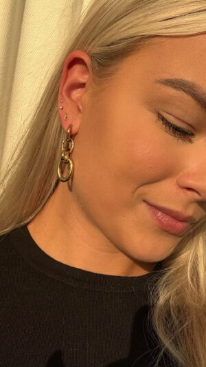 ed830396-d1d9-44ed-8d56-98cadefb6bb4 Gold party earrings