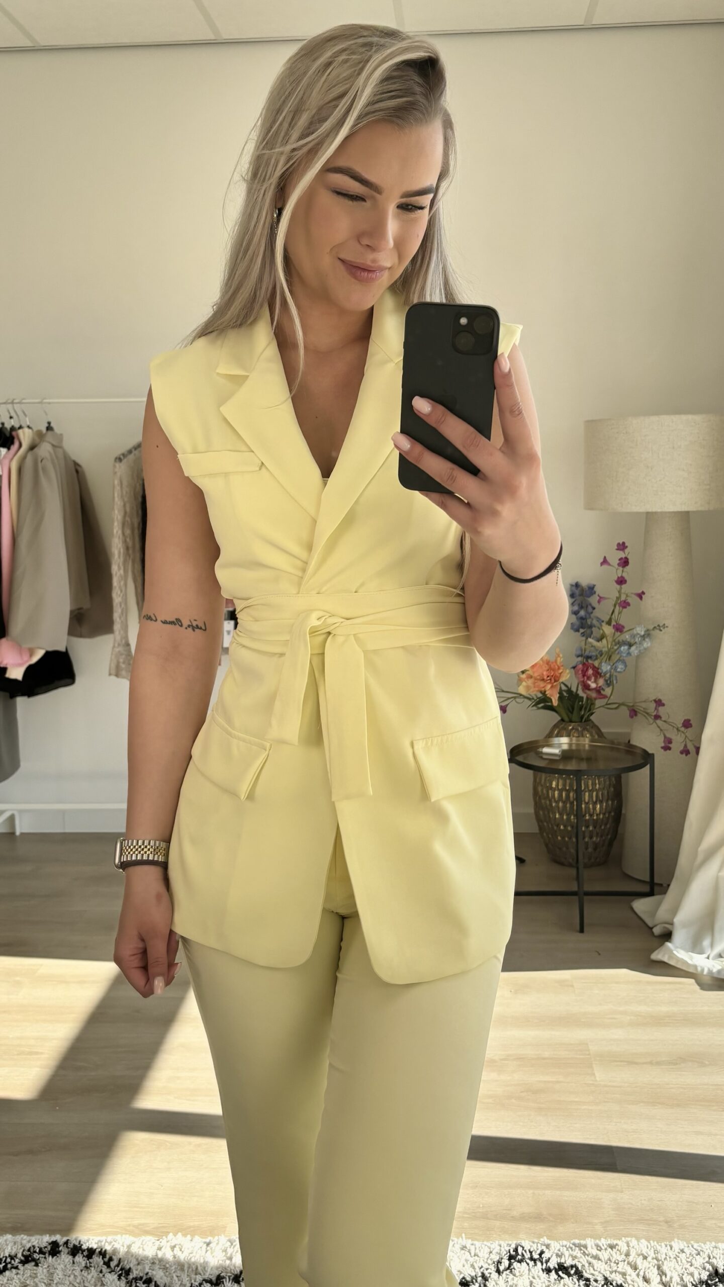 Mouwloze blazer – Licht geel