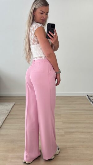 0f9736c4-40b8-42ea-8d76-4bf49984e320 Licht roze wijde pantalon