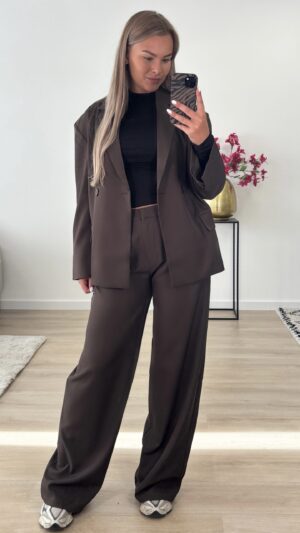 ad4d2a60-634e-4e4f-9572-336de5737cd5 Tall wide leg pantalon - Bruin