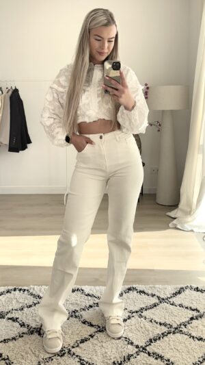 img_6141-3 Embroidery blouse - White